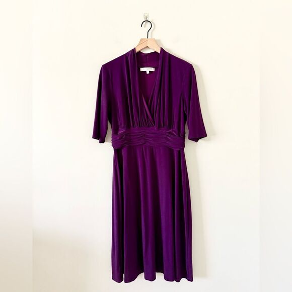 Evan Picone Surplice Neckline Ruched Waist 3/4 Sleeve Midi Dress in Plum Wine 14 - Picture 2 of 6